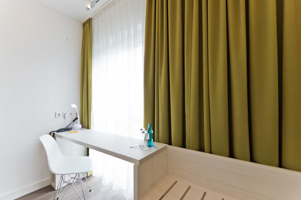 Super 8 Hotel 3*